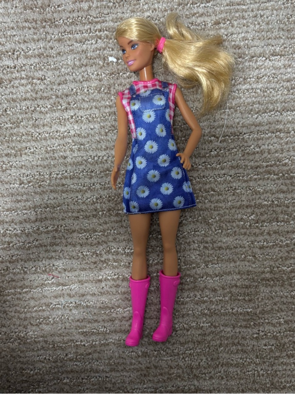 Barbie You Can Be Anything Farmers Market Doll Blonde